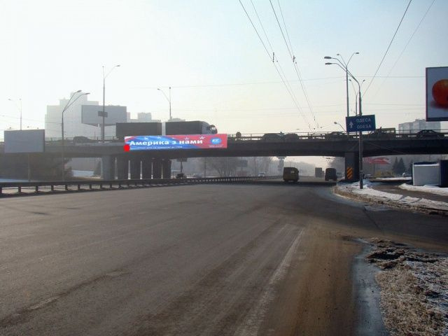 Міст 16x2,  Одеська пл. / Глушкова пр., з центру