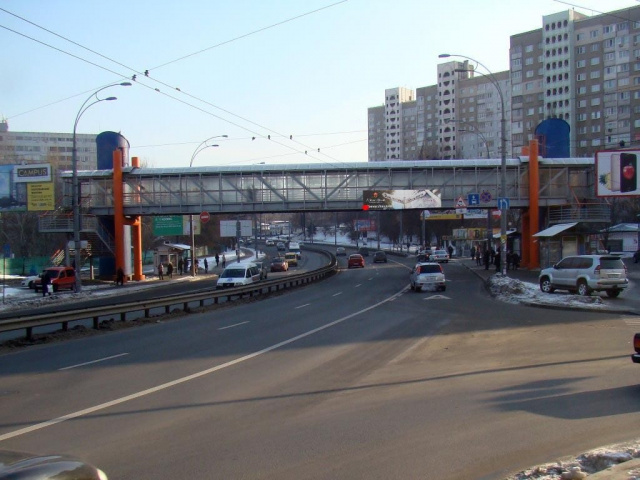 Міст 8x2,  міст пішохідний по вул. Лебедєва-Кумача в напрямку залізничної станції `Караваєві дачі`