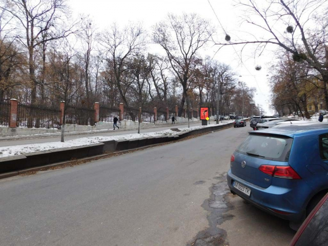 Сітіскролл 1.2x1.8,  Толстого Льва вул. 25/18, на розподільчій смузі